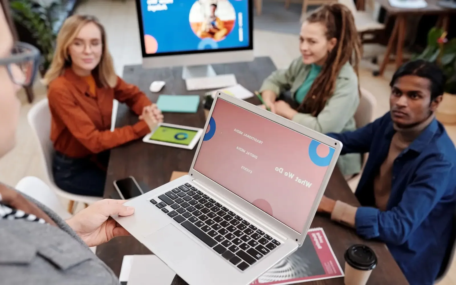 CRM-система и CRM-программа: примеры и варианты решений